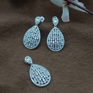 Slight Ellipse Pendant Set