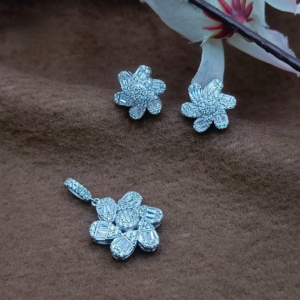 Slight Floral Grace Pendant Set