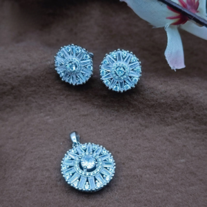 Slight Circle of Elegance Pendant Set