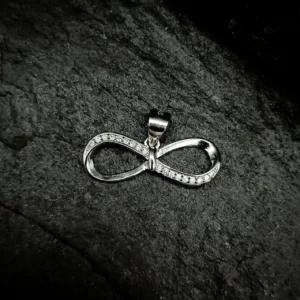 Eternal Essence Pendant: Refined Elegance for Every Day