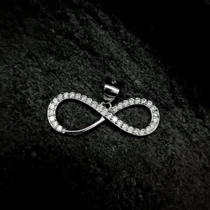 Infinite Elegance Pendant: A Daily Touch of Sophistication