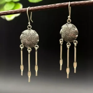 Radiant Bloom: Contemporary Silver Earrings for Everyday Elegance