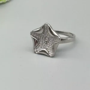 Radiant Blossom: Silver Zirconia Flower Finger Ring