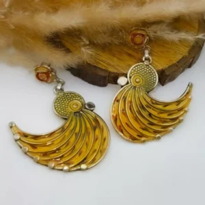Majestic Flight: Bird Motif Earrings in Dual Color Variants