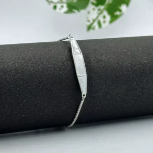 Luminescent Pearl: Silver Chain Bracelet